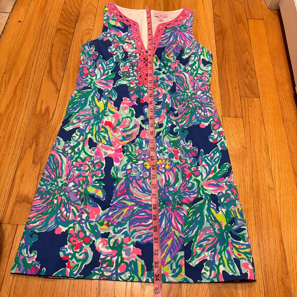 ๐ LILLY PULITZER ๐ Ryder Shift Dress Indigo Exotic
Escapade Dress Size 4 $238 - Picture 12 of 12